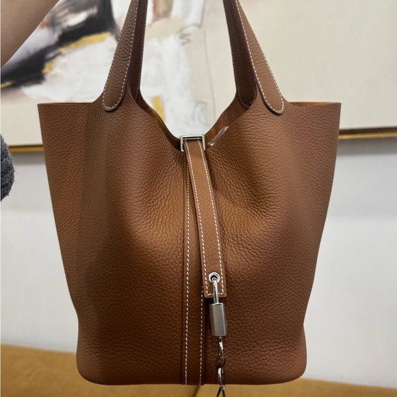 Picotin 22 brand new (gold/phw)
Full set with receipt Hermes’ (SOLD) - Picture 7 of 11